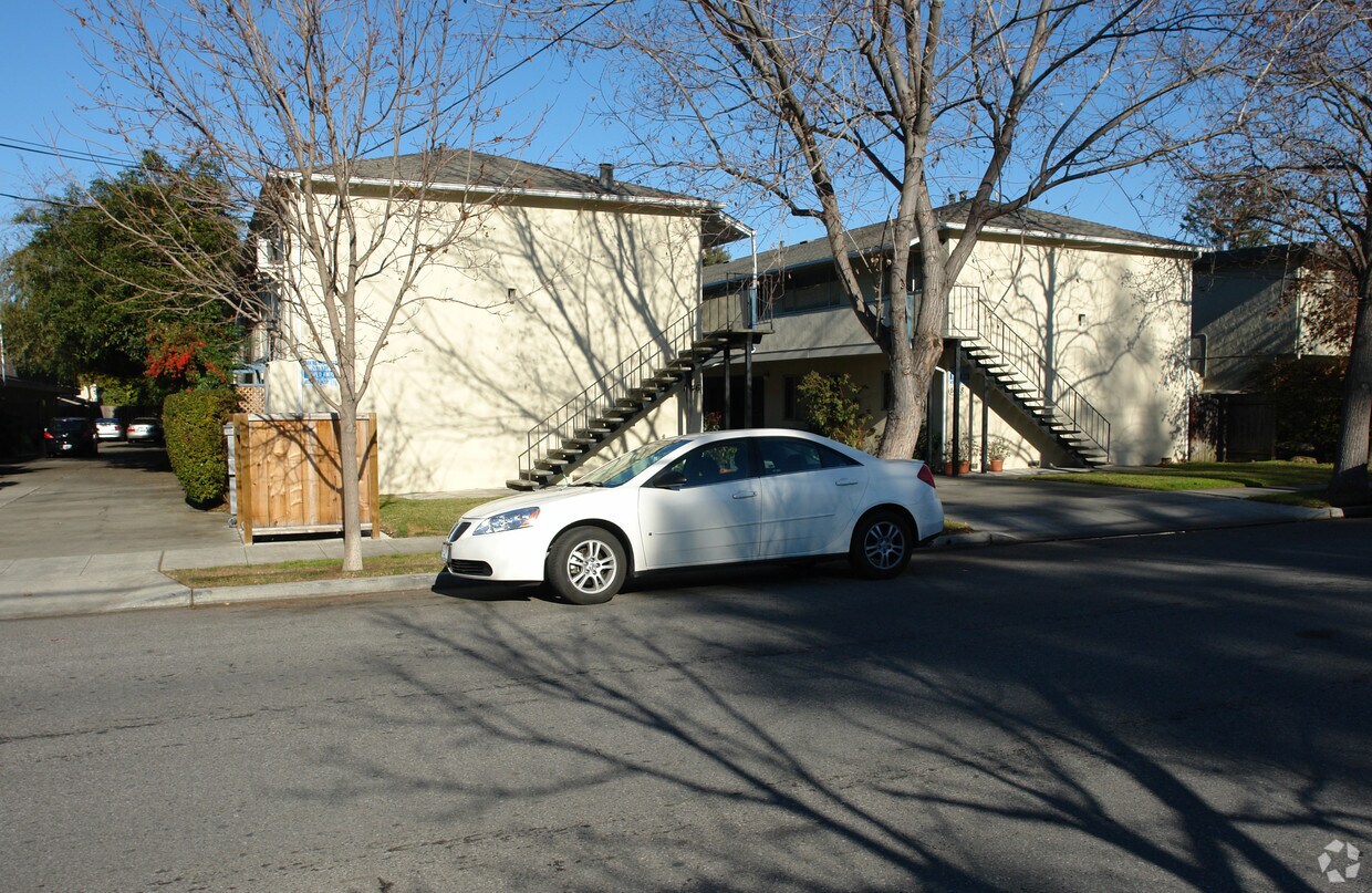 Primary Photo - 1638 Latham St