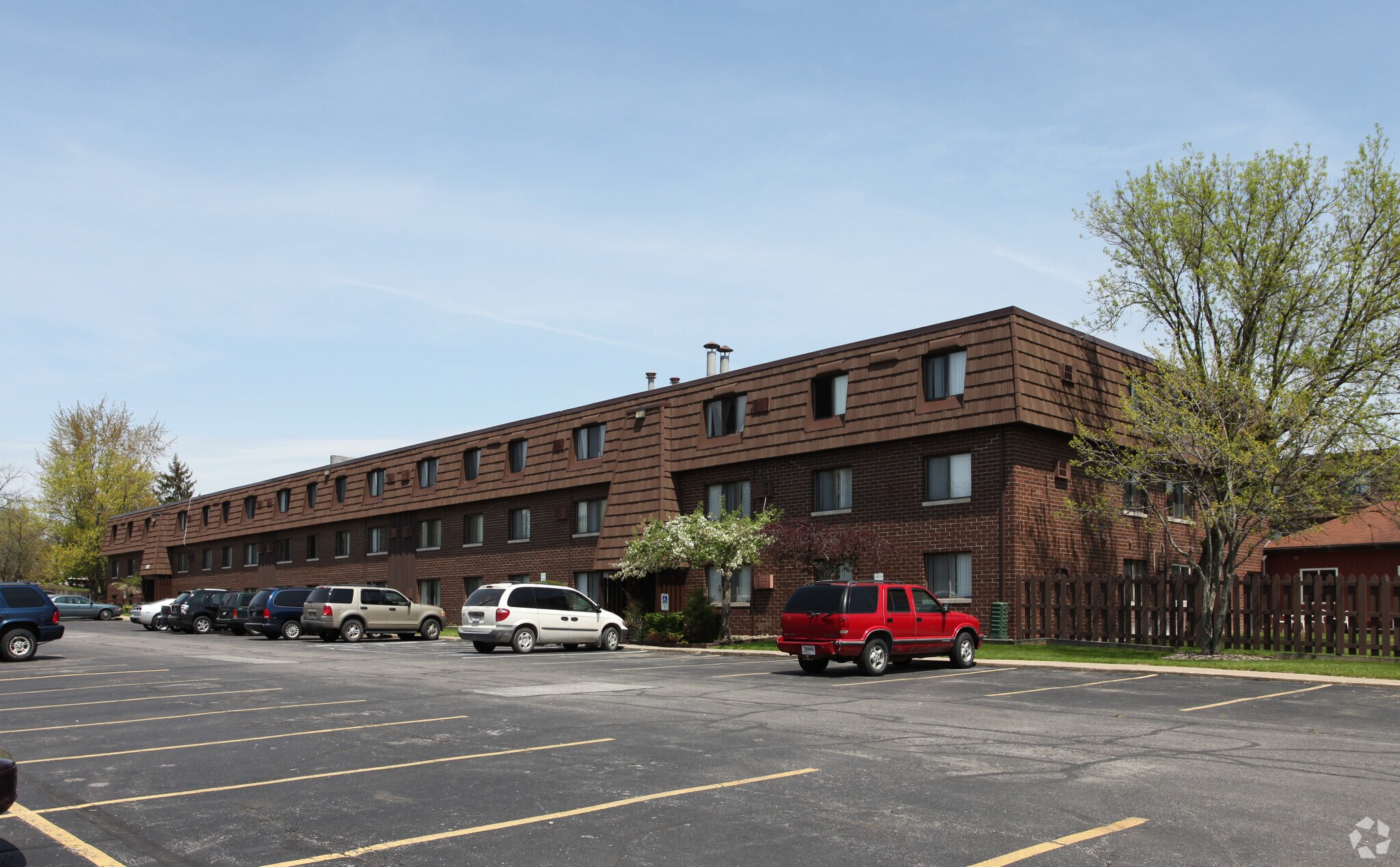 Middlefield Village Apartments – photo 3
