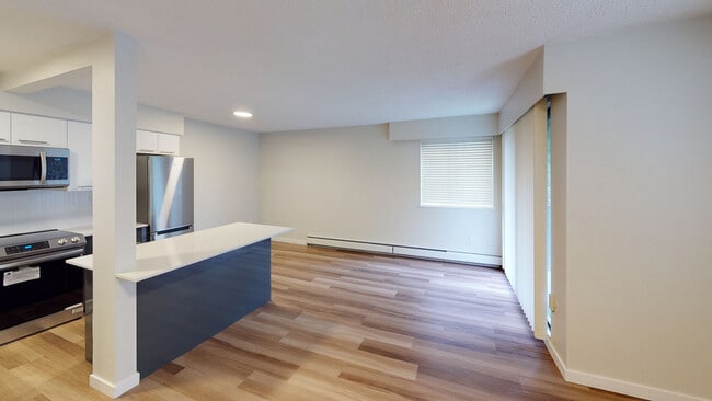 Building Photo - West 6th Avenue