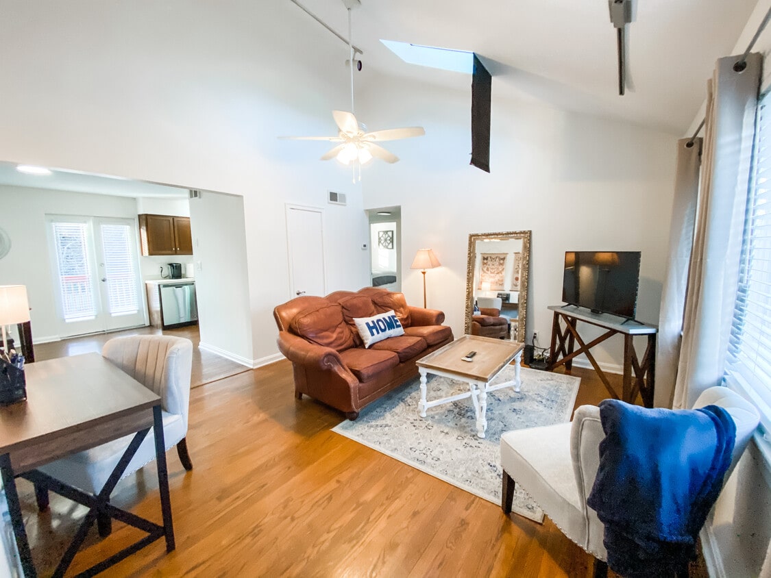 4109 Stoneview Dr Unit 3, Louisville, KY 40207 Condo for Rent in