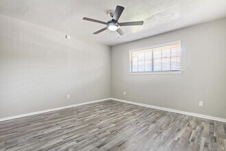 Building Photo - 1212 Hampshire Ln