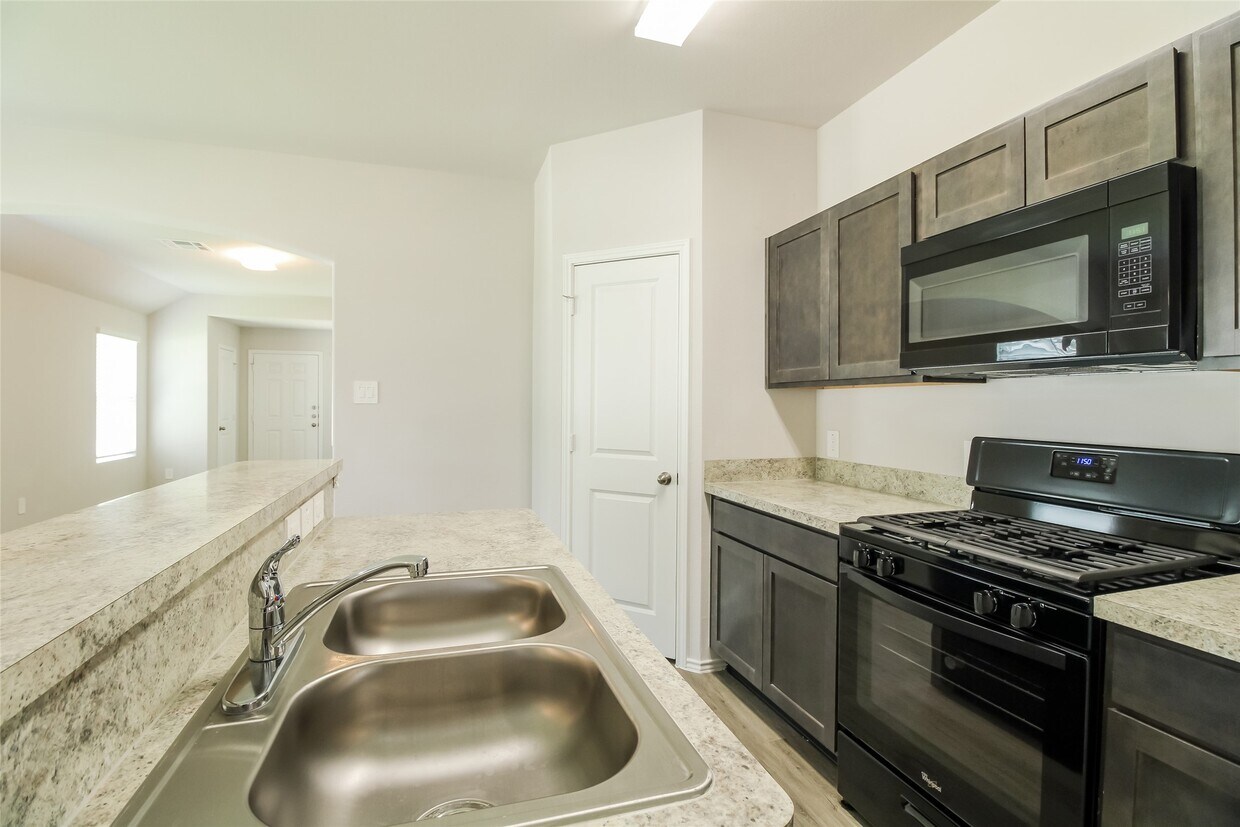 Foto principal - 2421 Flathead Dr