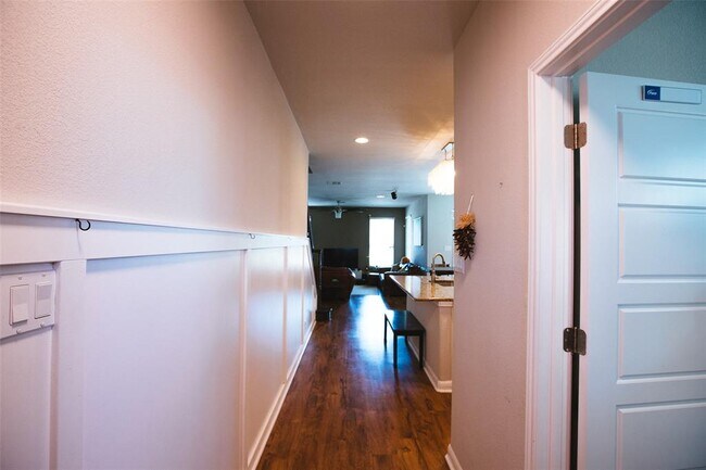 Building Photo - 11700 Harpster Bend