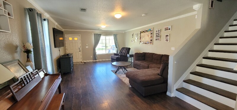 Foto principal - 9565 Castle Oaks Dr