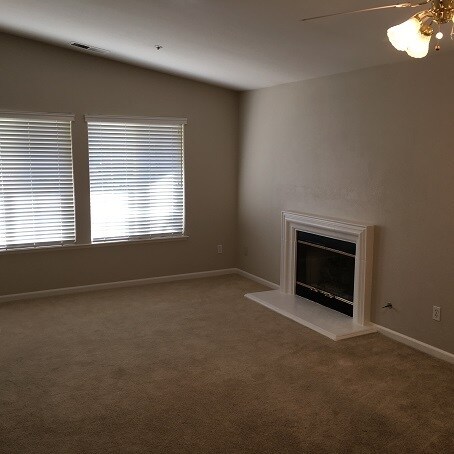 Building Photo - Charming Single Level Three Bedroom Napa H...