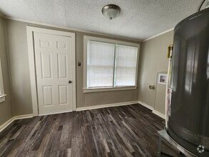 Building Photo - 1708 Green Meadow Dr