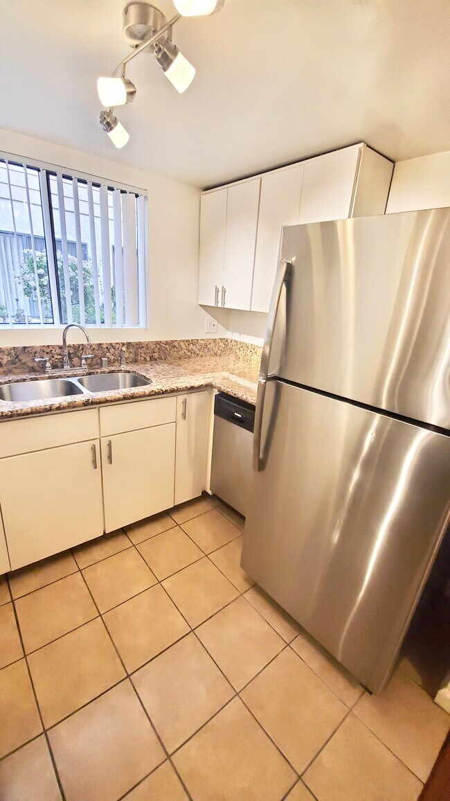 10101012 E Acacia Ave, Glendale, CA 91205 Apartments in Glendale, CA