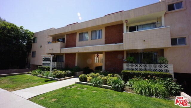 Primary Photo - 1538 Stanford St