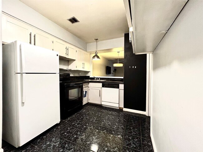 Building Photo - 7825 Rue St Cyr St