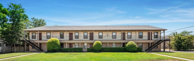 Building Photo - Daughtery Place 1 Bedroom Upstairs Condominium