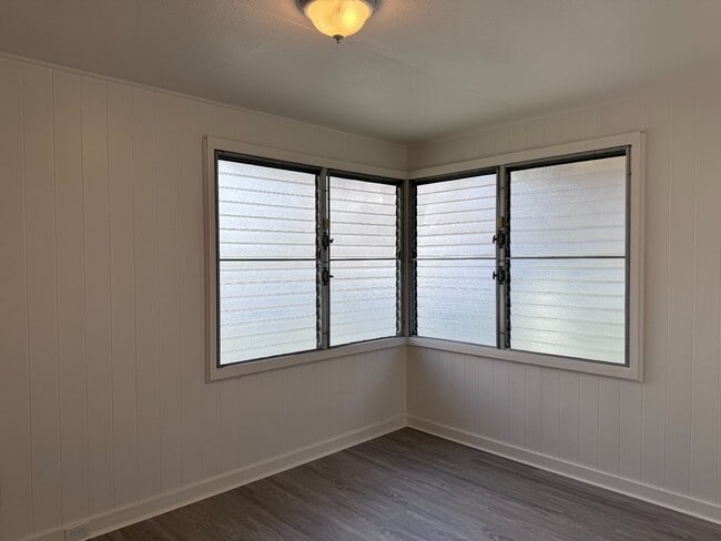 Photo - 2 Bed/1 Bath/ 1 Parking w/ Split A/C unit House