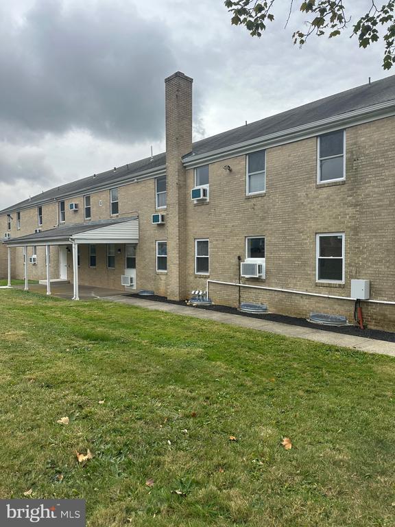 Foto del edificio - 122 E Ridge Rd