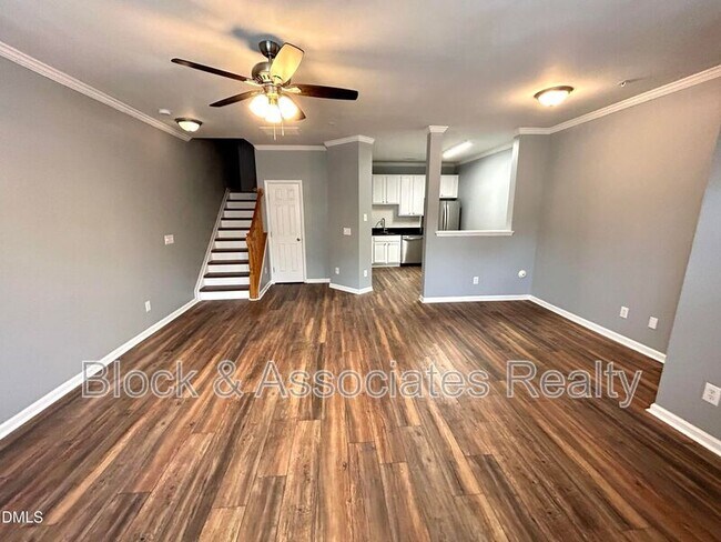 Building Photo - 2210 Raven Rd