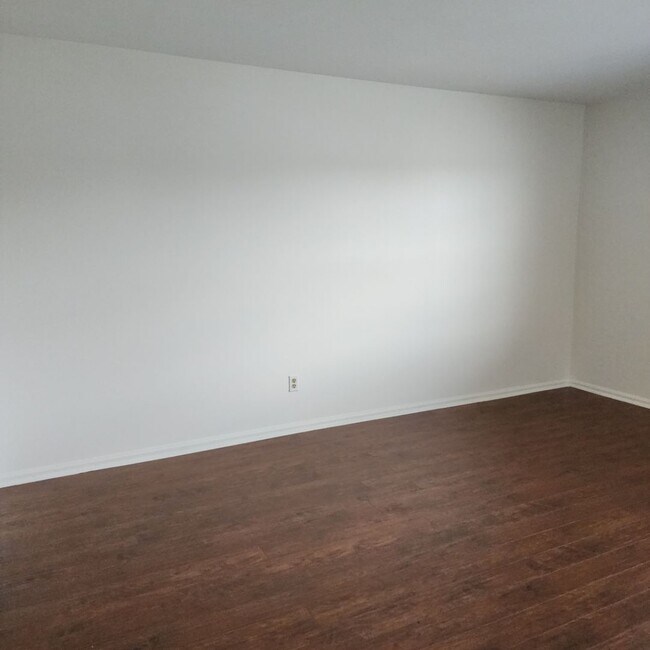 Foto del edificio - BURN BRAE CONDOS