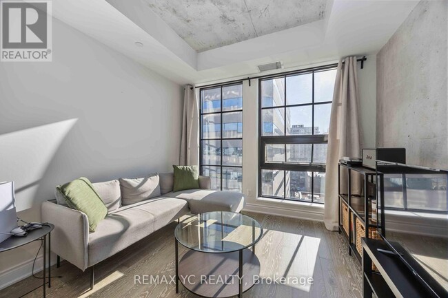 Building Photo - 608 Richmond St W