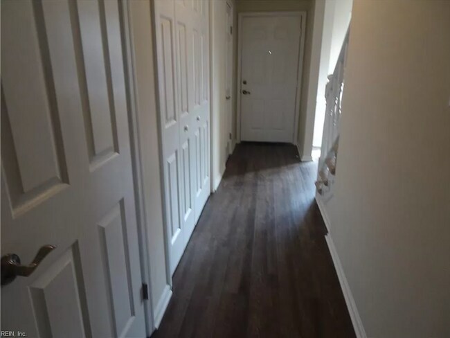 Building Photo - 2333 Meadows Lndg