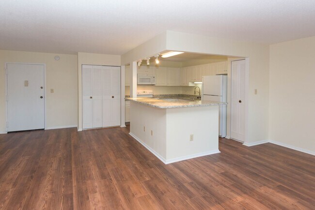 Interior Photo - Chestnut Hill South