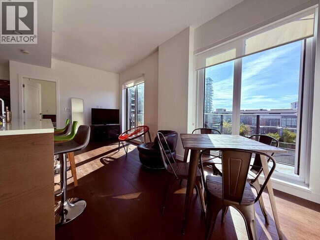 Photo du bâtiment - 5681 Birney Ave