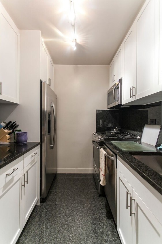 Foto principal - 1334 York Ave