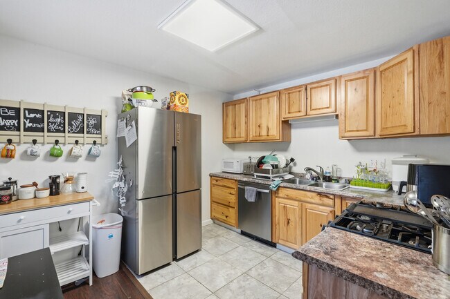 Kitchen - 5580 Traffic Way