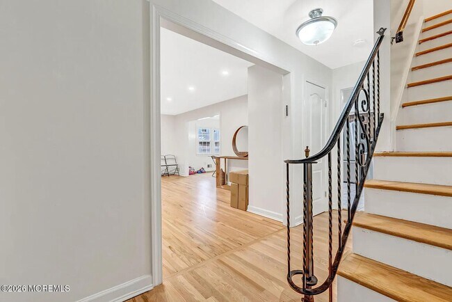 Foto del edificio - 240 Alpern Ave