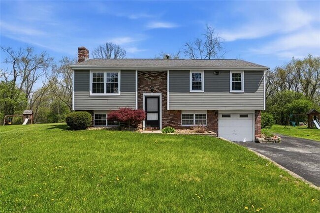 Foto del edificio - 108 Whitney Dr