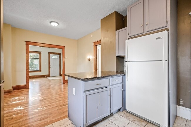 Building Photo - Incredible 5BD/2BA HGTV Remodeled Home near U of M & Dinky Town! Avail. 9/1/26!
