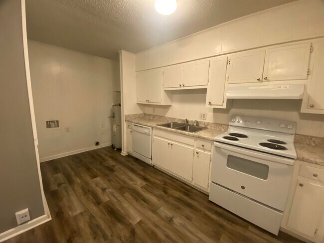 Foto del edificio - 316 Key Corner St