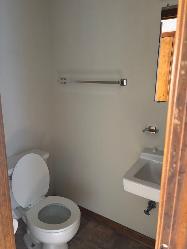 Building Photo - 1116 Park St