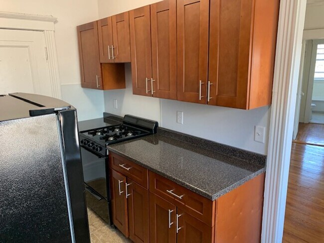 Foto del edificio - Sunny 1-Bed, 1-Bath in Fenway