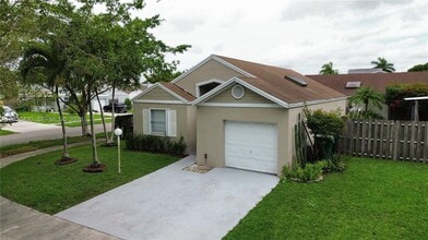Building Photo - 12713 SW 146th Ln