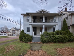 Building Photo - 3219 W 114th St