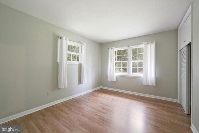 Building Photo - 7009 Capitol View Dr