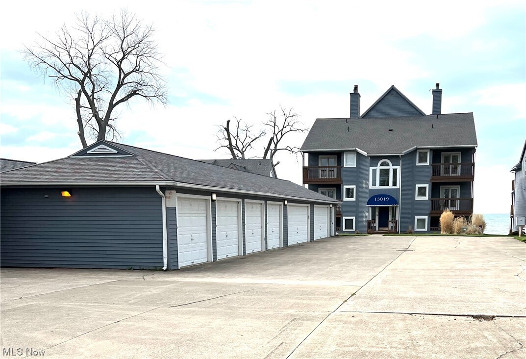 13019 W Lake Rd Unit 6, Vermilion, OH 44089 Condo for Rent in