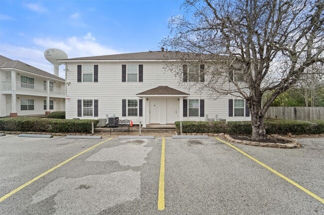 Building Photo - 512 Hollyhock st