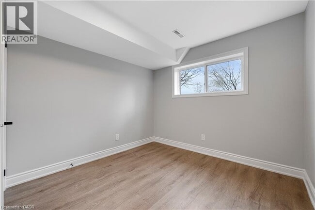 Photo du bâtiment - 8059 Aintree Dr