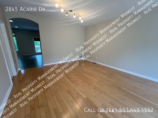 Building Photo - 2845 Acarie Dr