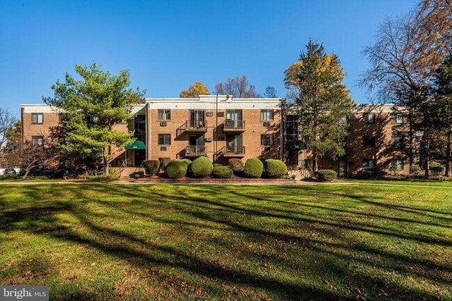 Photo - Remodeled Meadowood Condo Unit 3 beds 2 full baths (heat, water, sewer included great value)