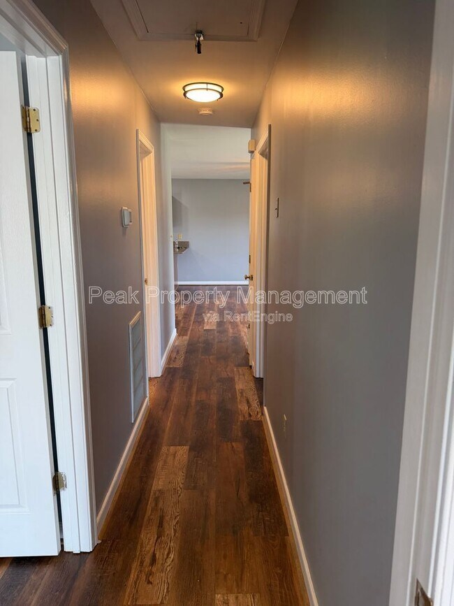 Building Photo - 6294 Simi Ct