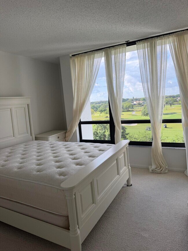 Foto del edificio - 6845 Willow Wood Dr