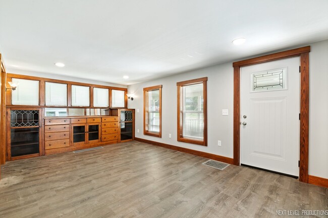 Building Photo - 207 W Van Emmon St