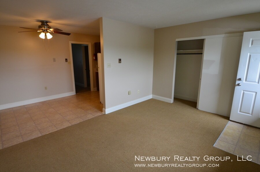 27 Sunbury Est Unit 44, Butler, PA 16001 Room for Rent in Butler, PA