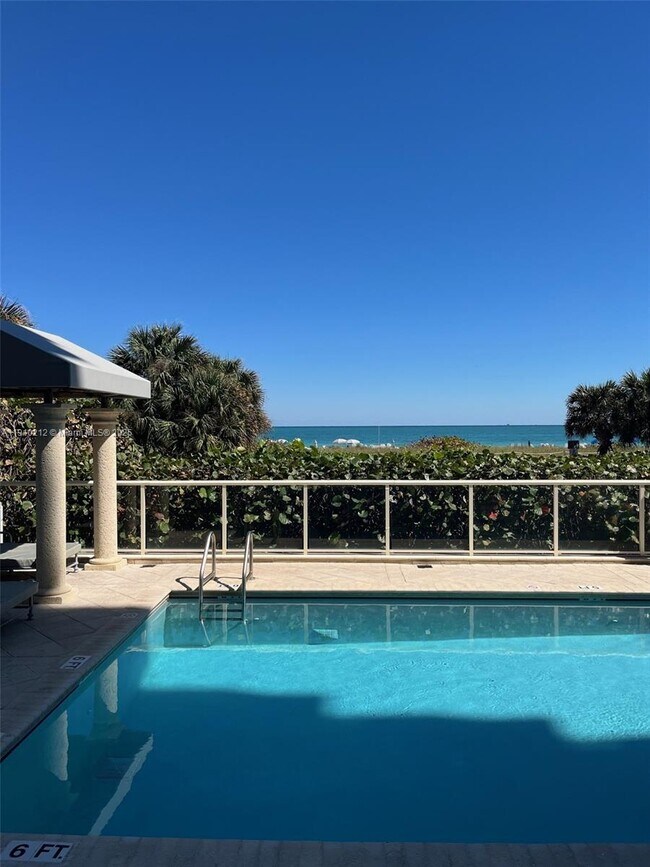 Foto del edificio - 9499 Collins Ave