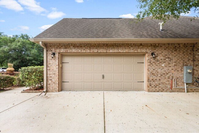 Building Photo - Luxury home in a premier neighborhood!