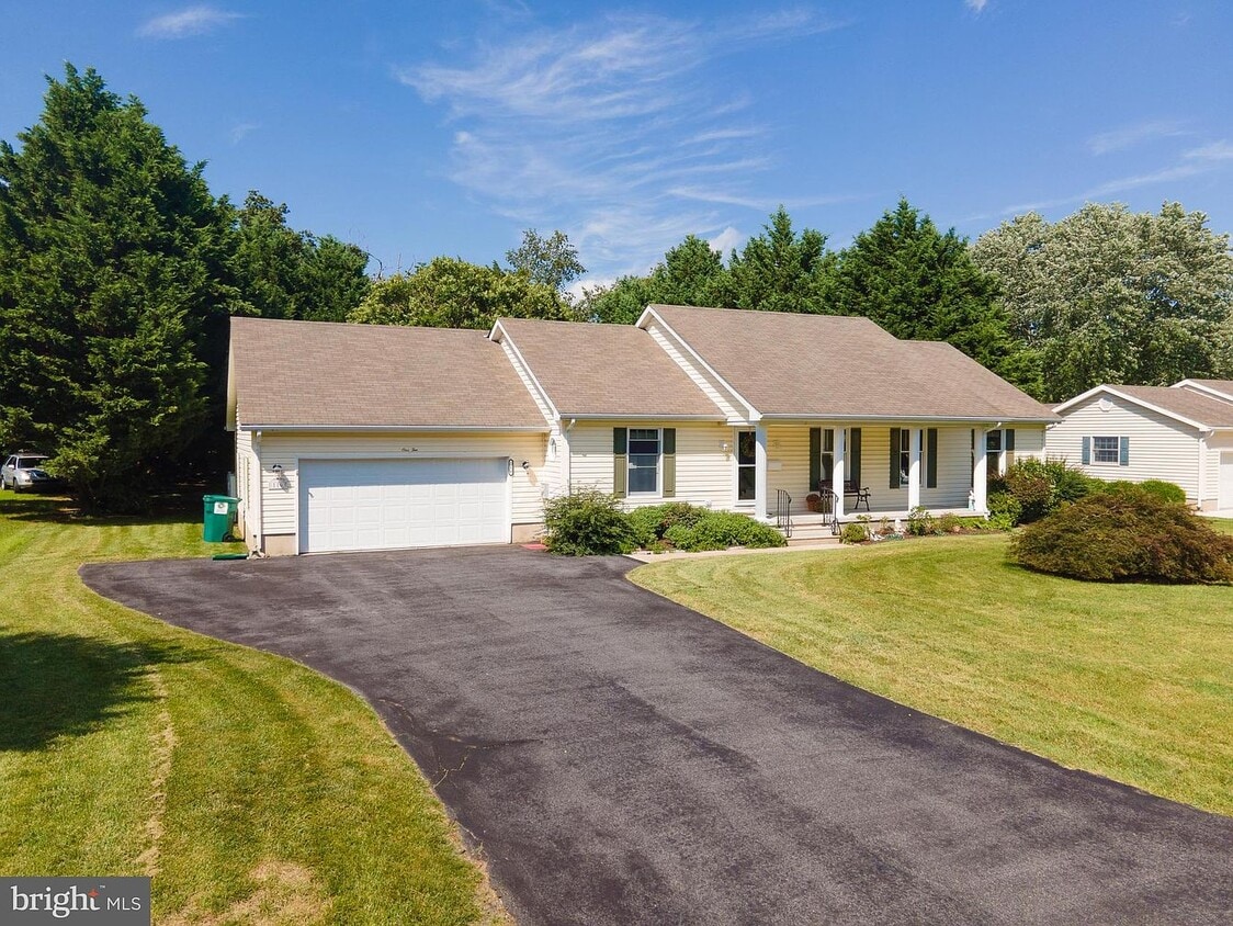 Primary Photo - 110 Landing Dr