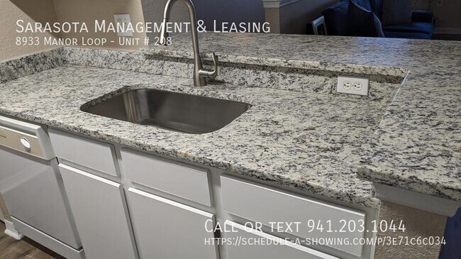 Foto del edificio - 8933 Manor Loop