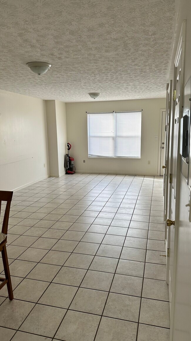 Building Photo - 1582 Meadow Spring Dr