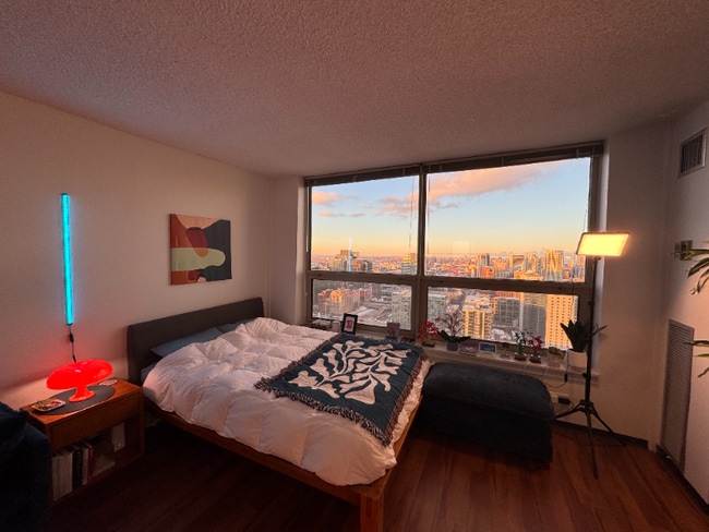 Foto del edificio - 625 W Madison St