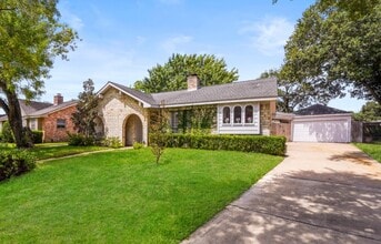 Building Photo - 21106 Park Villa Dr