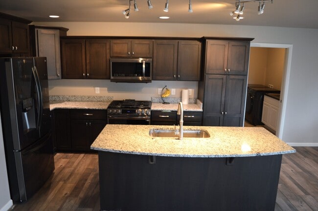 Building Photo - 321 Alton Dr
